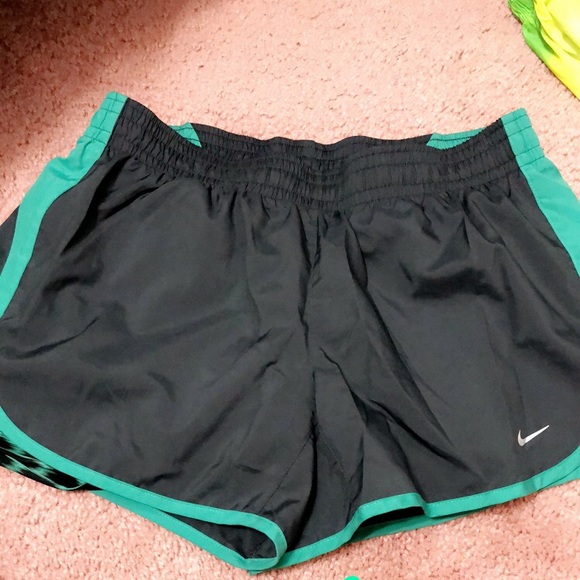 A package of 6 Nike Dri-Fit shorts! - Picture 6 of 6